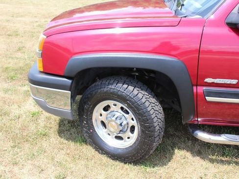 Used 2004 Chevrolet Silverado 2500 LT AWD/4WD image 17