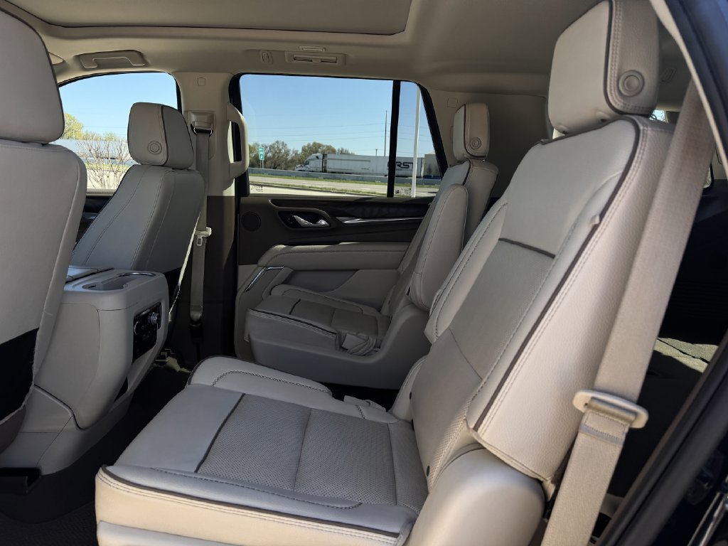 Used 2023 GMC Yukon Denali AWD/4WD image 30