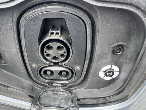 Used 2022 Ford Mustang Mach-E Select image 21