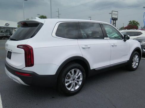 Used 2022 Kia Telluride LX FWD image 3