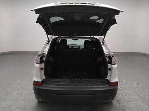 Used 2020 Jeep Cherokee Latitude Plus FWD image 29