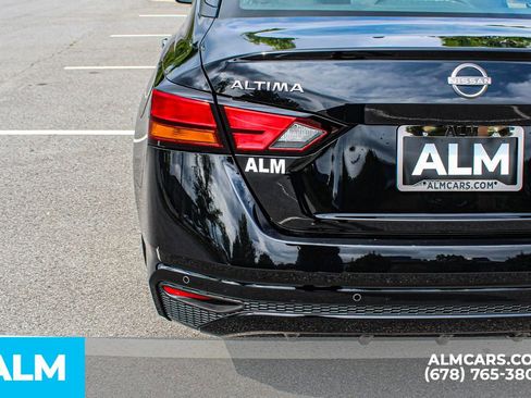 Used 2025 Nissan Altima 2.5 SV FWD image 13