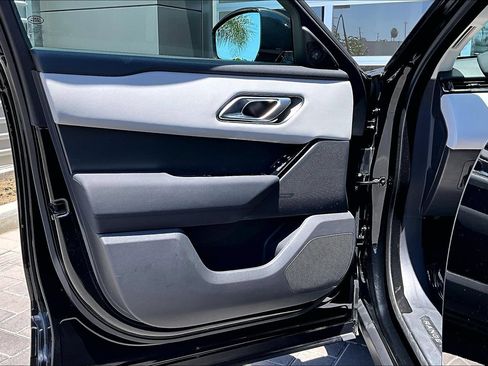 Certified 2025 Land Rover Range Rover Velar Dynamic SE AWD/4WD image 22