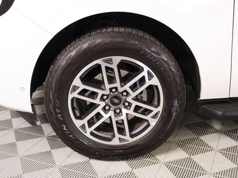 Used 2025 Ford Expedition Active AWD/4WD image 19