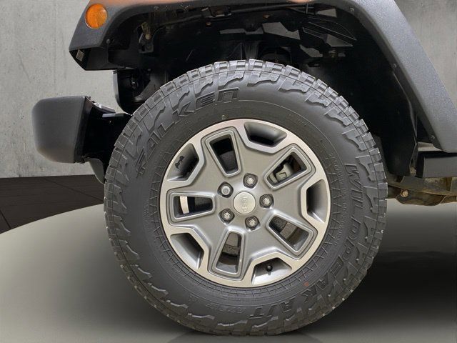 Used 2017 Jeep Wrangler Unlimited Rubicon w/ Connectivity Group AWD/4WD image 27