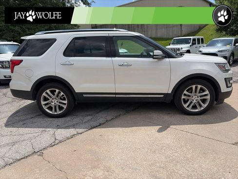 Used 2016 Ford Explorer Limited w/ Equipment Group 301A AWD/4WD image 4