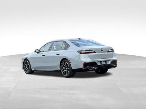 Certified 2024 BMW 760i xDrive image 5