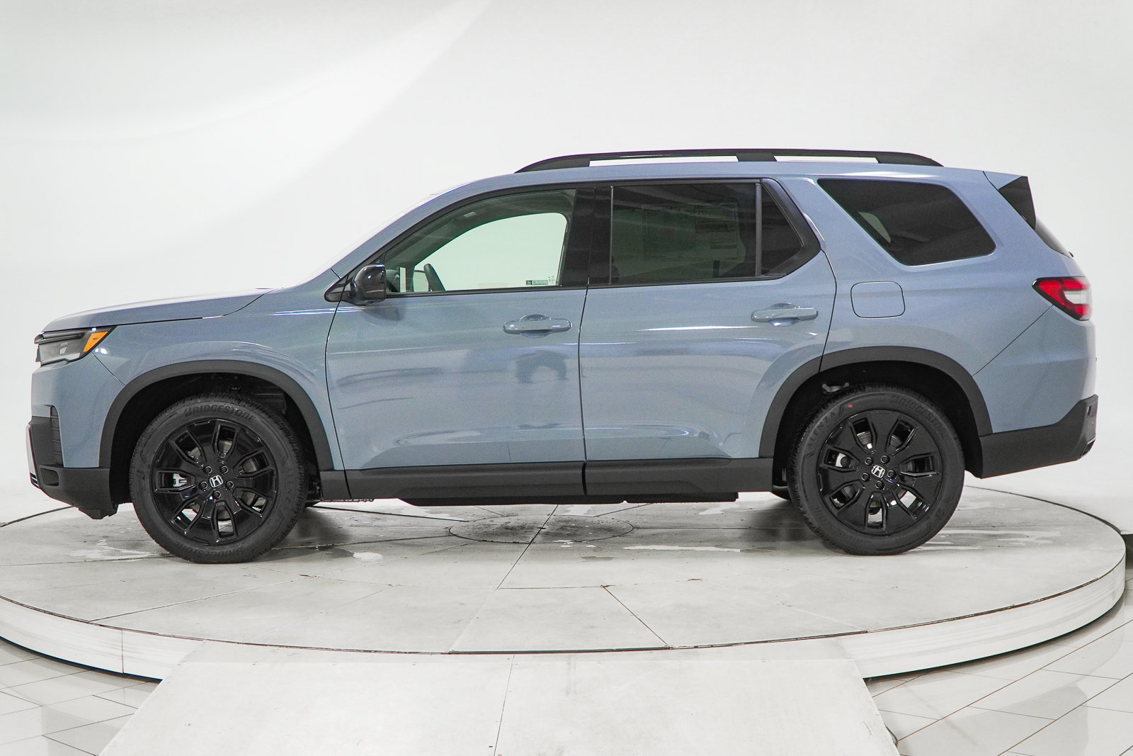 New 2026 Honda Pilot Black Edition image 5