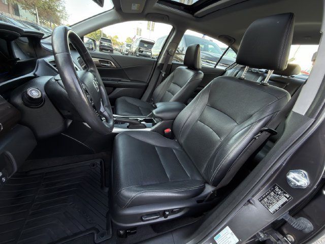 Used 2017 Honda Accord Touring image 24