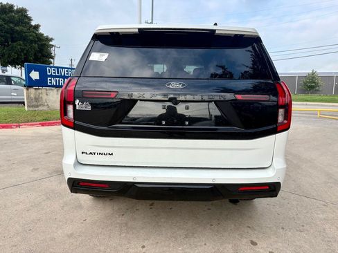 New 2026 Ford Expedition Platinum w/ Stealth Appearance Package AWD/4WD image 4