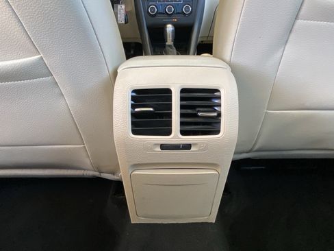 Used 2011 Volkswagen Jetta TDI FWD image 26
