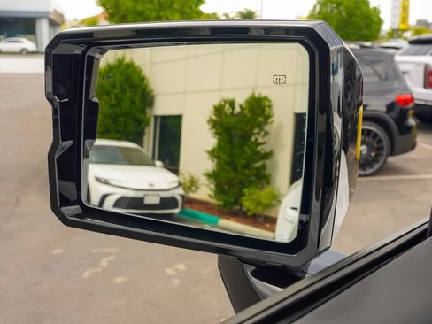 Used 2026 GMC Hummer EV SUV AWD/4WD image 22
