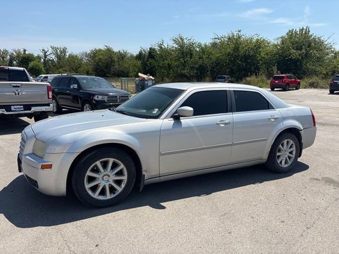 Used 2007 Chrysler 300 Touring L RWD image 17