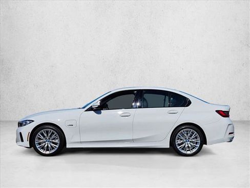 Certified 2023 BMW 330e w/ Premium Package image 9