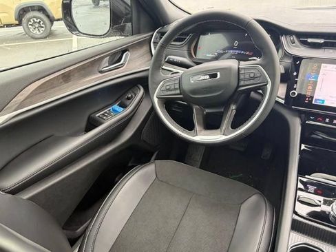 New 2026 Jeep Grand Cherokee Altitude AWD/4WD image 33