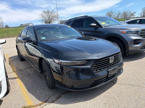 Used 2024 Honda Accord Sport image 3