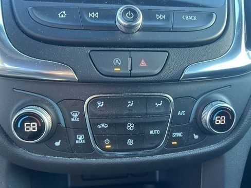 Used 2024 Chevrolet Equinox LT image 10