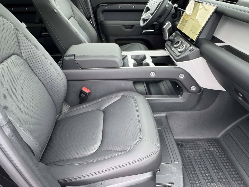 New 2026 Land Rover Defender 110 S AWD/4WD image 14