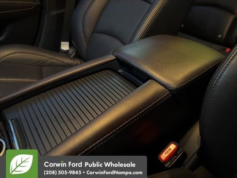 Used 2018 MAZDA MAZDA3 Touring image 21