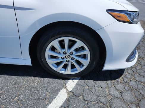 Used 2021 Toyota Camry LE FWD image 9