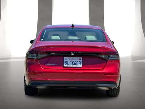 Certified 2025 Honda Accord SE image 5