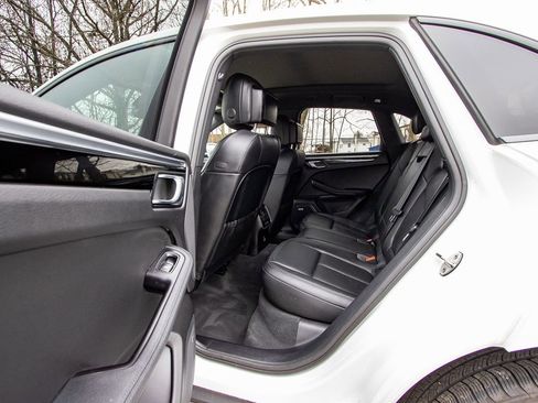 Used 2019 Porsche Macan image 23