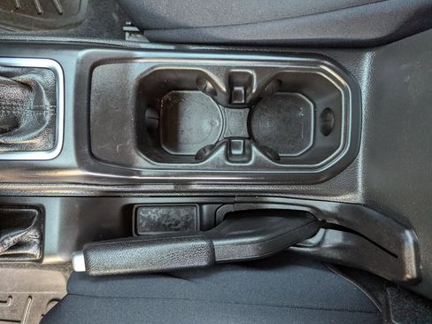 Used 2023 Jeep Wrangler Sport AWD/4WD image 25