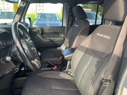 Used 2018 Jeep Wrangler Unlimited Sport AWD/4WD image 10