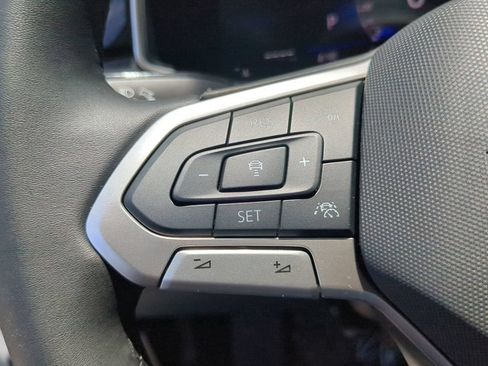 New 2026 Volkswagen Taos SE FWD image 27