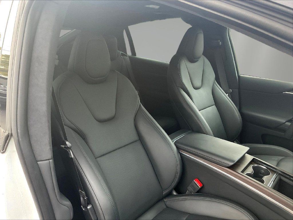 Used 2024 Tesla Model X AWD/4WD image 29