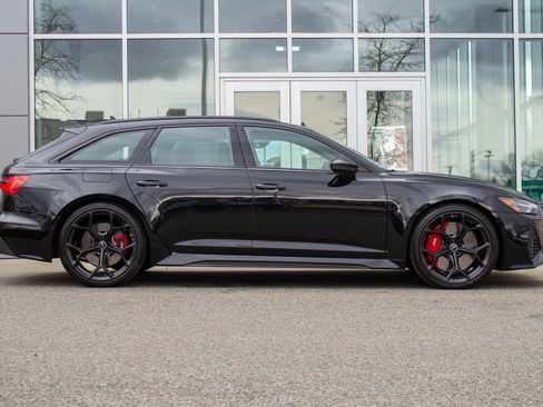 Used 2025 Audi RS 6 performance image 4