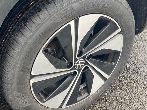 Certified 2023 Volkswagen Taos SE w/ Panoramic Sunroof Package image 22