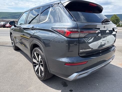 Used 2025 Mitsubishi Outlander SE AWD/4WD image 6