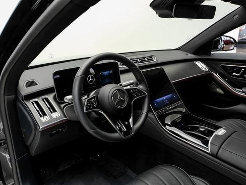 Used 2025 Mercedes-Benz S 500 4MATIC image 5