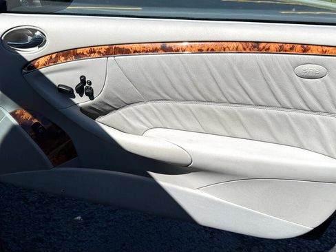 Used 2005 Mercedes-Benz CLK 500 Coupe image 21