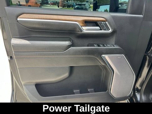 Used 2024 Chevrolet Silverado 3500 High Country w/ High Country Premium Package AWD/4WD image 28