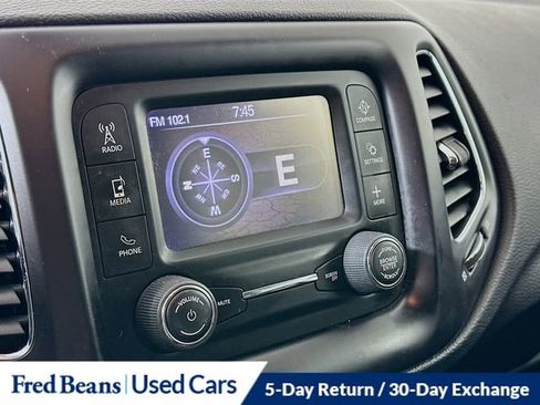 Used 2018 Jeep Compass Latitude AWD/4WD image 19
