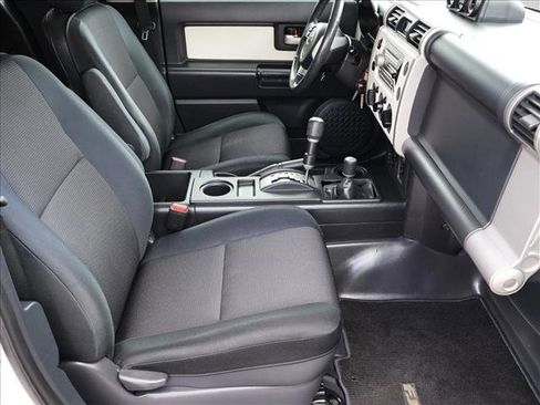 Used 2010 Toyota FJ Cruiser 4WD image 28