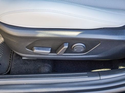 New 2025 Hyundai Elantra Limited image 26