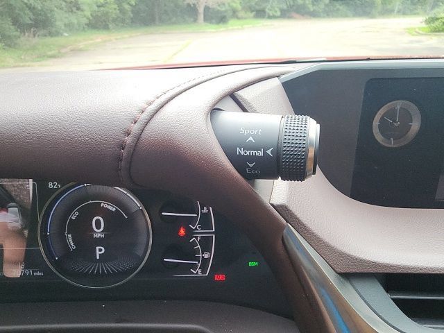 Used 2021 Lexus ES 300h w/ Premium Package FWD image 24
