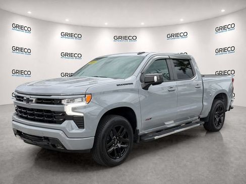Used 2024 Chevrolet Silverado 1500 RST w/ Convenience Package II RWD image 3