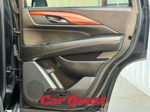 Used 2016 Cadillac Escalade Luxury AWD/4WD image 21