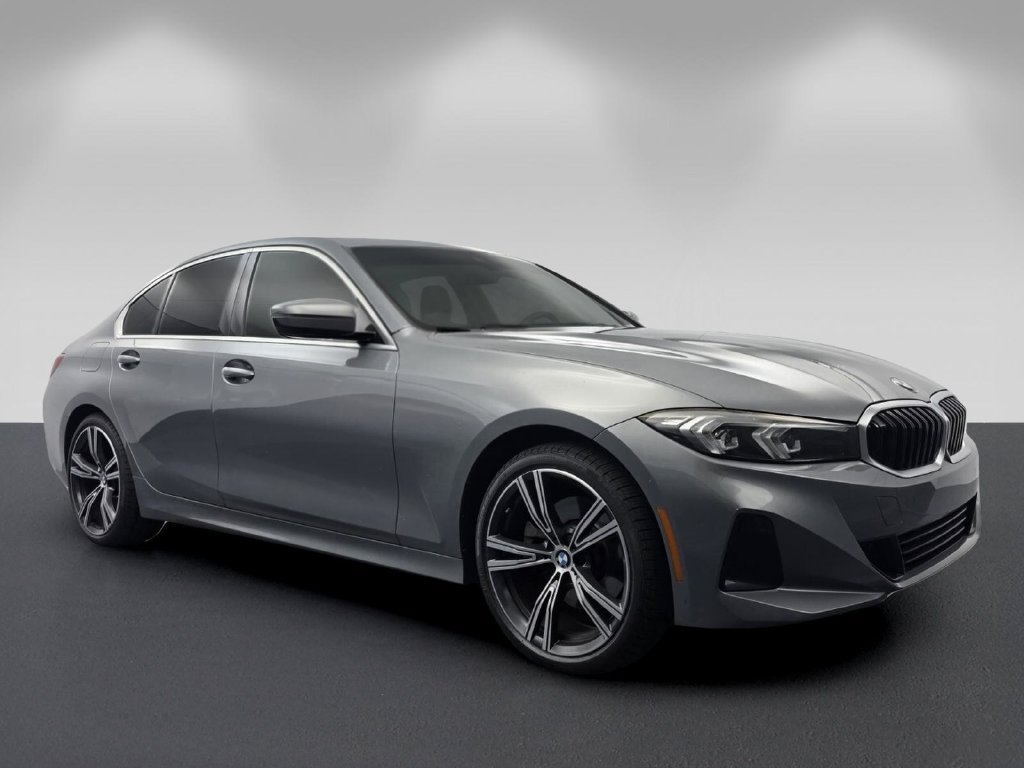 Certified 2024 BMW 330i Sedan w/ Convenience Package RWD image 1