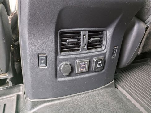 Used 2020 Nissan Titan PRO-4X w/ Pro-4x Convenience Package image 19