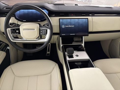 New 2026 Land Rover Range Rover Long Wheelbase SE image 9