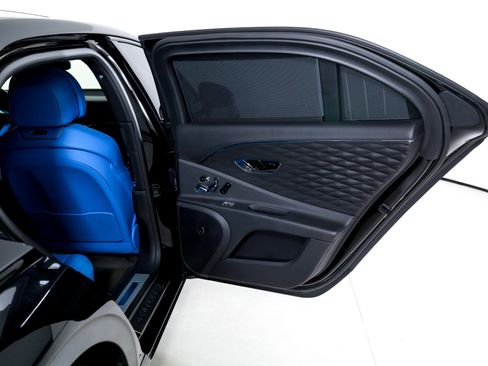 Used 2021 Bentley Flying Spur W12 image 21