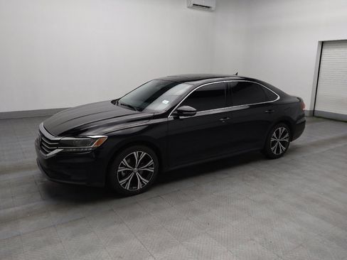 Used 2022 Volkswagen Passat 2.0T SE image 2