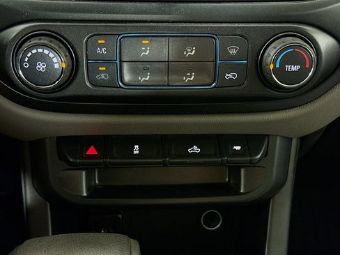 Used 2019 Chevrolet Colorado W/T w/ WT Convenience Package AWD/4WD image 16