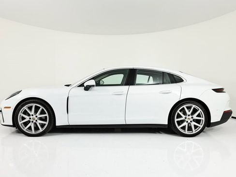 New 2026 Porsche Panamera 4 image 2