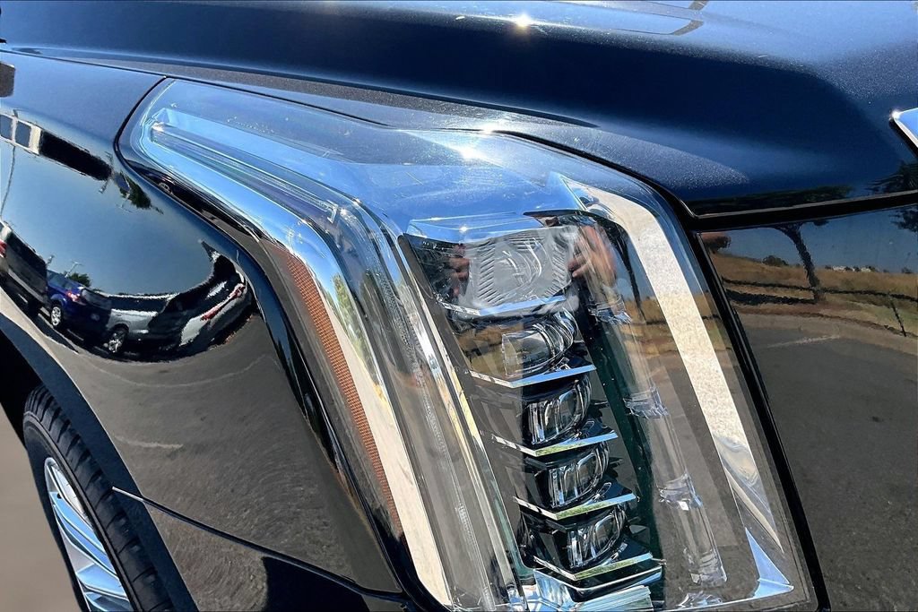 Used 2015 Cadillac Escalade Platinum AWD/4WD image 31